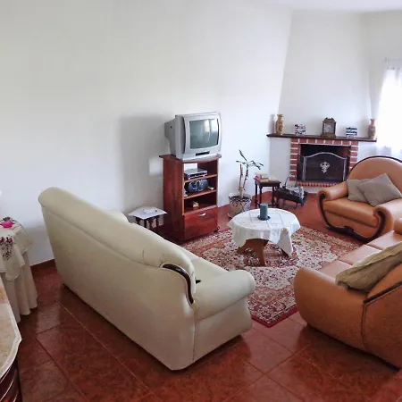 Vau Sleeps 6 With Pool And Wifi Вилла *
